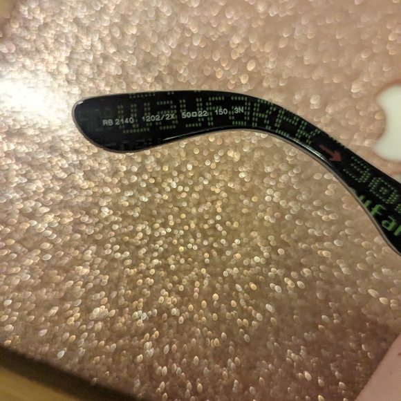 Ray-Ban Wayfarer Sunglasses - Picture 7 of 11